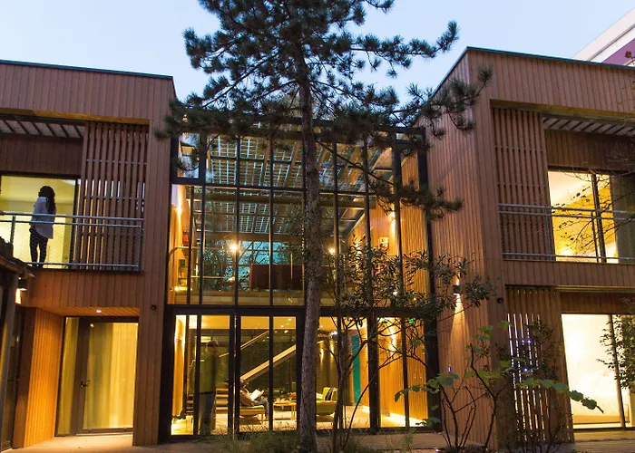 Eden Lodge ParisBB Hotel